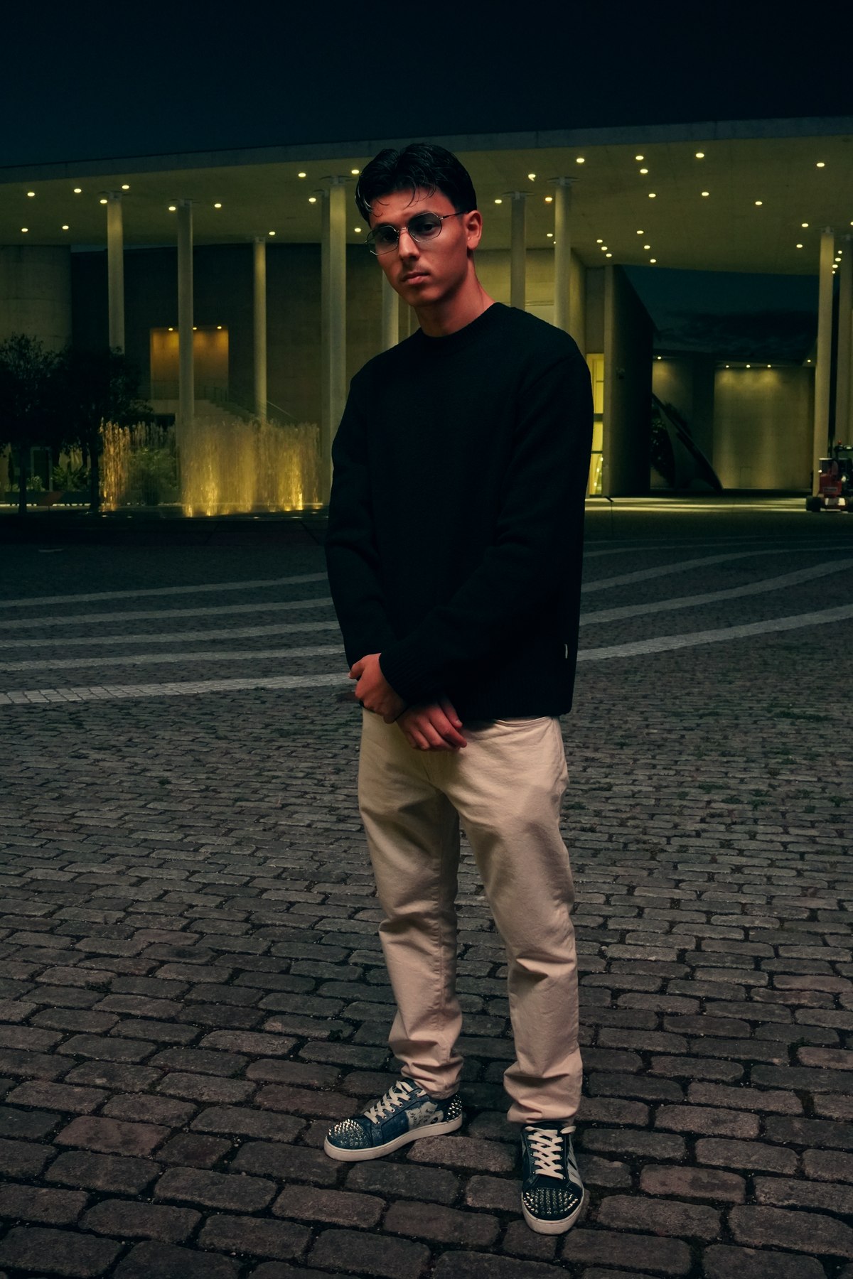Yasir, Portrait bei Nacht